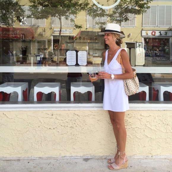 Meet your Posher, Noelle - Picture 2 of 7